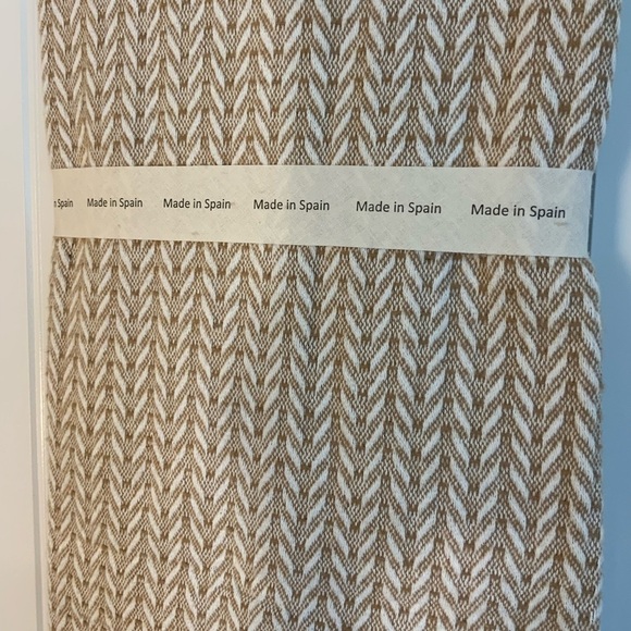 Vela Home Gray Throw Blanket - Picture 1 of 3
